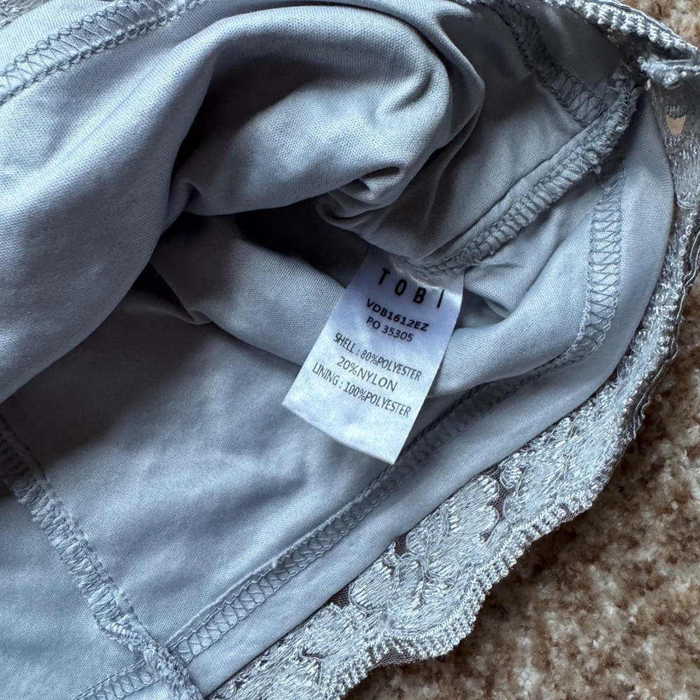 Tobi Women's Lace Cutout Sleeveless Dress V-neck Above Knee Sz Small - Picture 5 of 5